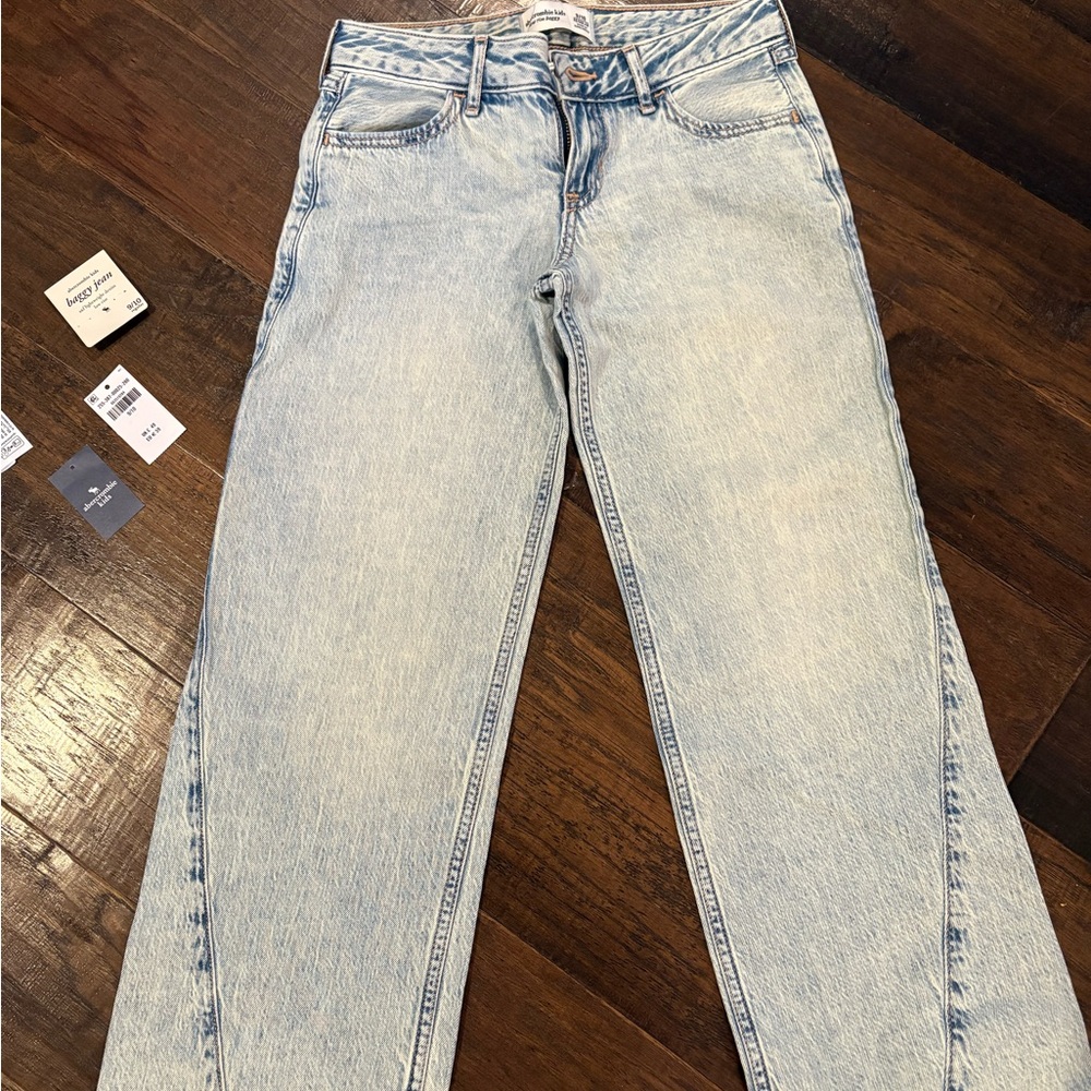Brand New Never Worn Abercrombie Kids low rise baggy jeans